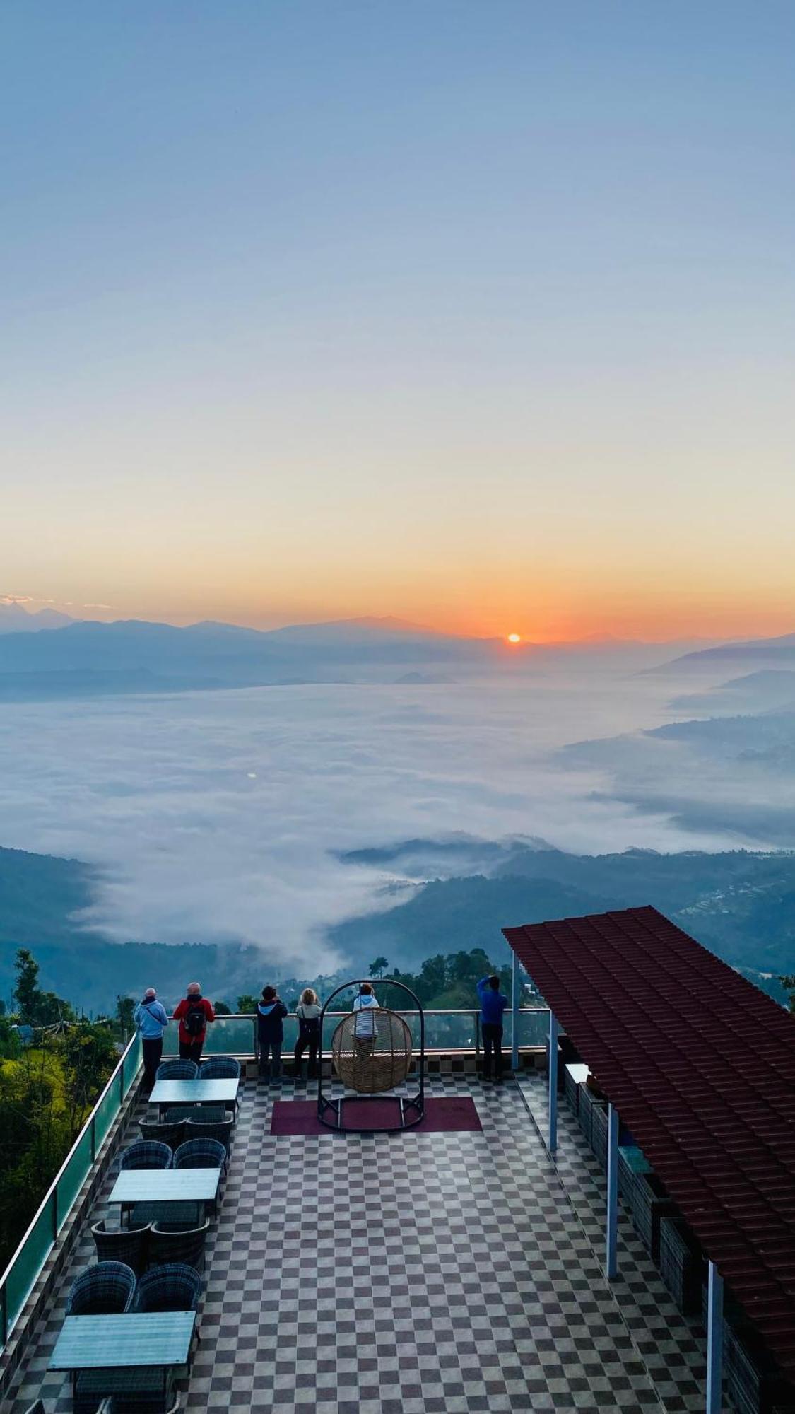 Himalayan Sunrise Hotel Dulikhel Buitenkant foto